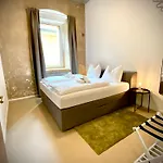 Appartamento Waterfront - Urbane Eleganz Am Bachufer