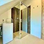 Waterfront - Urbane Eleganz Am Bachufer Apartment Villach