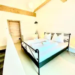 Waterfront - Urbane Eleganz Am Bachufer Appartamento Villach