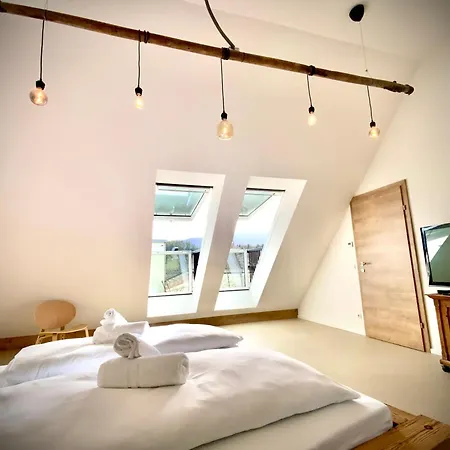 Apartament Waterfront - Urbane Eleganz Am Bachufer *