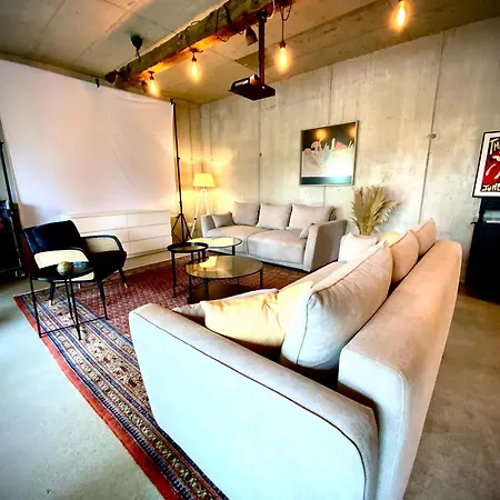 Waterfront - Urbane Eleganz Am Bachufer Appartement *