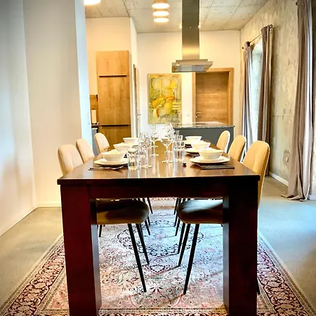 Waterfront - Urbane Eleganz Am Bachufer شقة *