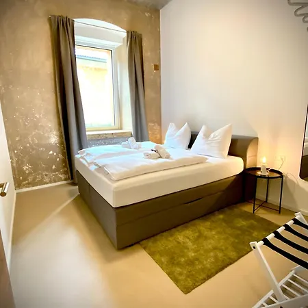 Apartment Waterfront - Urbane Eleganz Am Bachufer