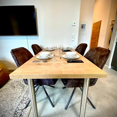 Apartment Waterfront - Urbane Eleganz Am Bachufer *