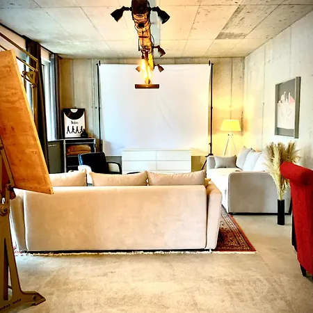 Waterfront - Urbane Eleganz Am Bachufer Daire Villach