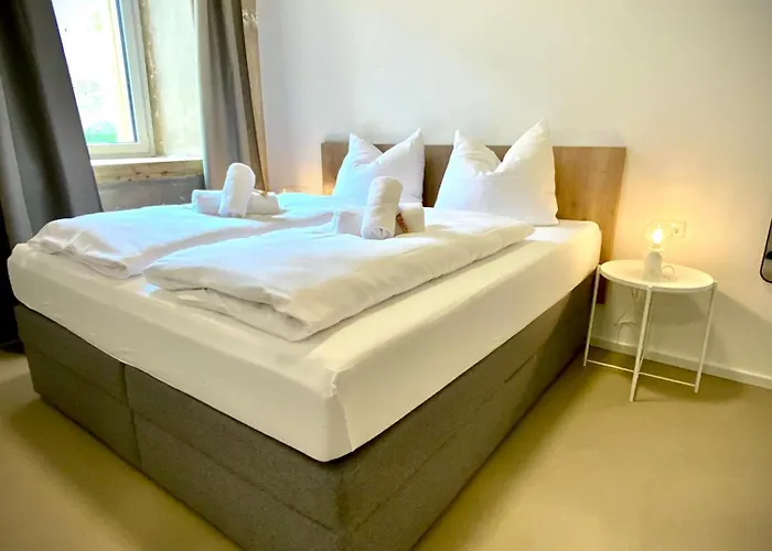 Waterfront - Urbane Eleganz Am Bachufer