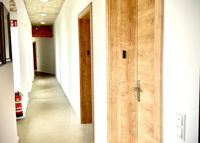 Waterfront - Urbane Eleganz Am Bachufer *