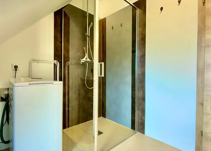 Waterfront - Urbane Eleganz Am Bachufer Apartment Villach