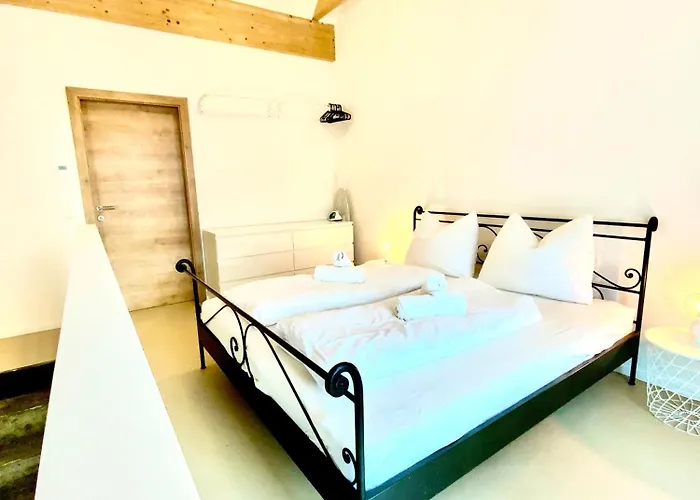 Waterfront - Urbane Eleganz Am Bachufer Apartment Villach